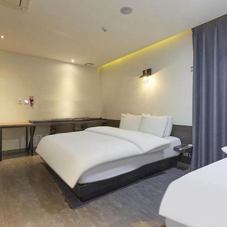 Hertz Hotel Seoul Exteriör bild