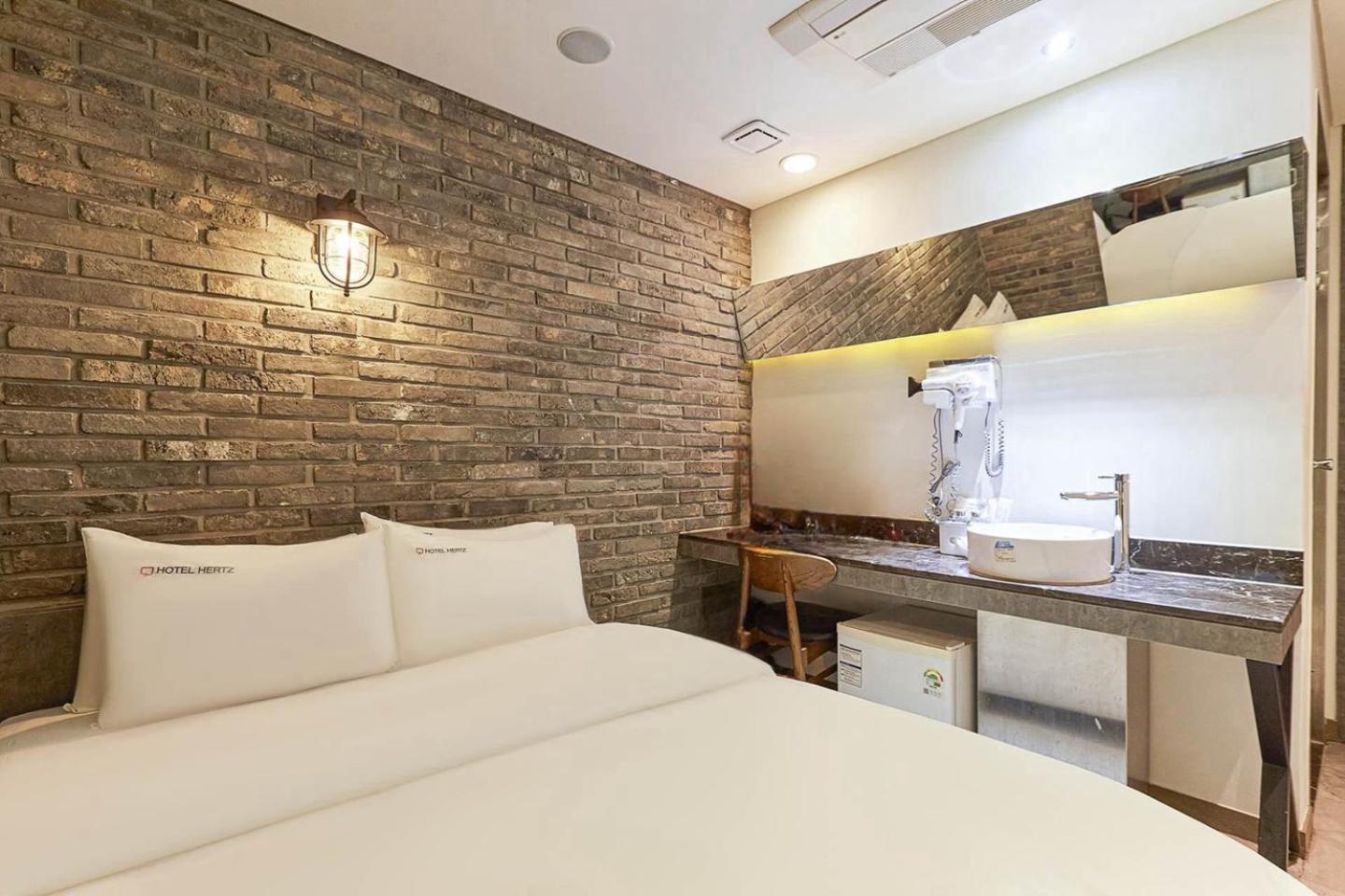 Hertz Hotel Seoul Exteriör bild